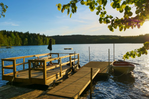 Angelurlaub in Schweden im Ferienhaus Fogelvik mit Sauna und Boot am See fast in Alleinlage.