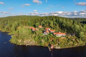 Unser 3 Ferienhäuser in Schweden am See Bunn auf der Halbinsel Aspudden ideal für 2 bis 3 gemeinsam reisende Familien oder große Gruppen.
