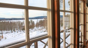 Die Aussicht aus dem Ferienhaus in Schweden mit Sauna über den See Bunn.