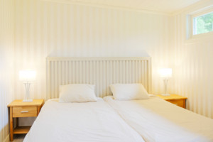 Die 3 Schlafzimmer des Schweden Ferienhauses bieten genug Platz fr 6 Personen.