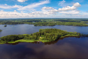 Unser Ferienhaus in Schweden mit Seeblick steht in Alleinlage auf seiner eigenen Insel.