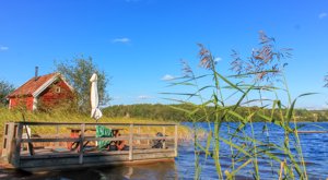 Der Badeplatz mit Sauna und Boot der zu unserem Schweden Ferienhaus gehrt.