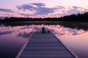 3 nebeneinander liegende Ferienhuser in Schweden am See ideal fr 2 bis 3 gemeinsam reisende Familien oder groe Gruppen.